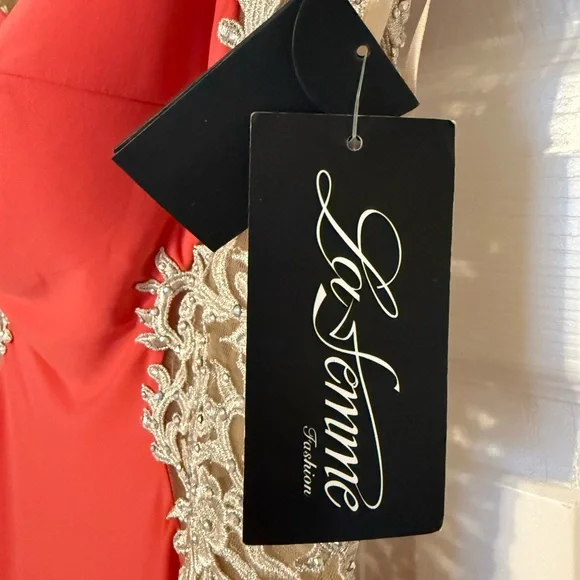 Red Maxi Evening Dress with Cream Lace Accents - Picture 4 of 5